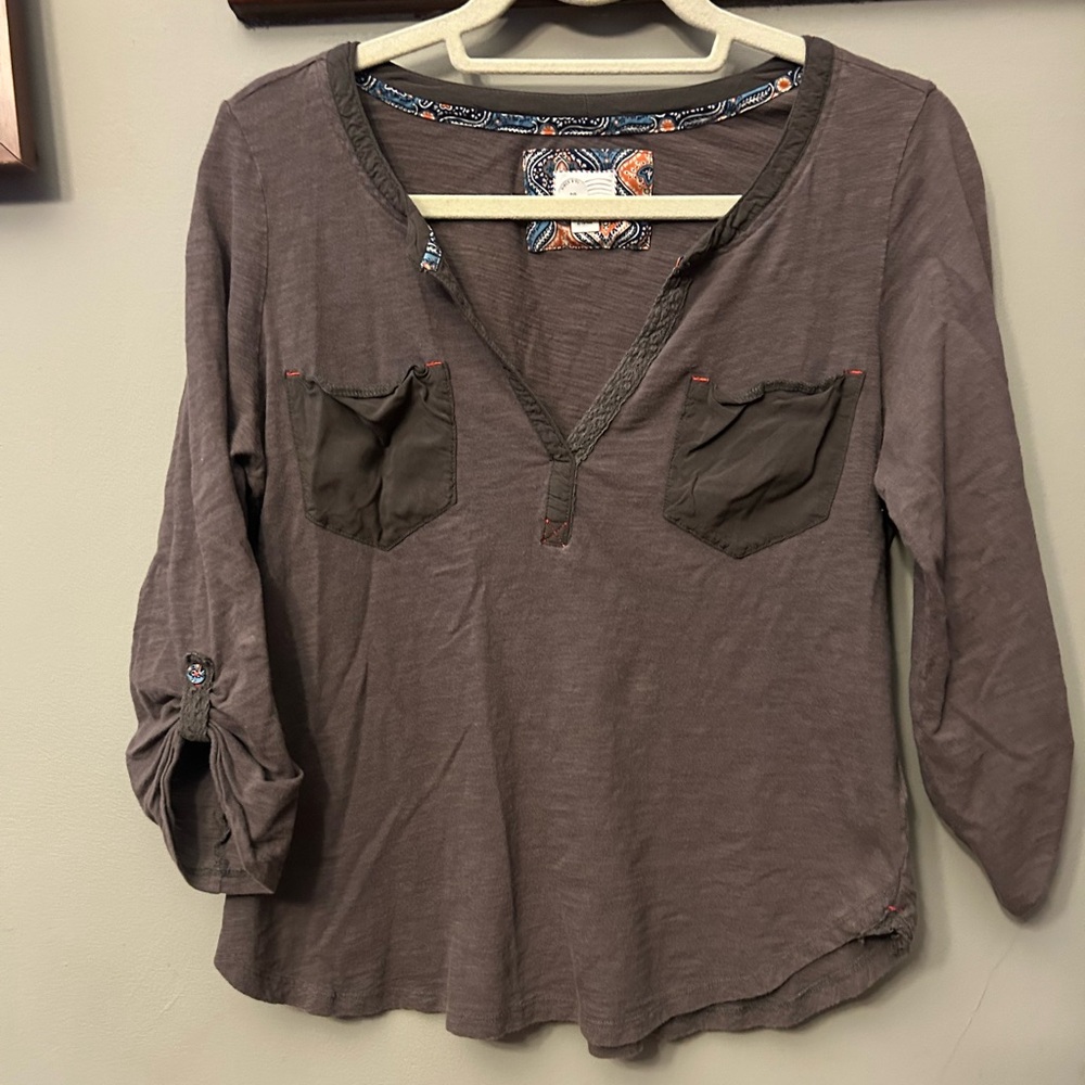 Postmark Anthropologie Selby Henley 3/4 Sleeve Grey Medium (runs small)